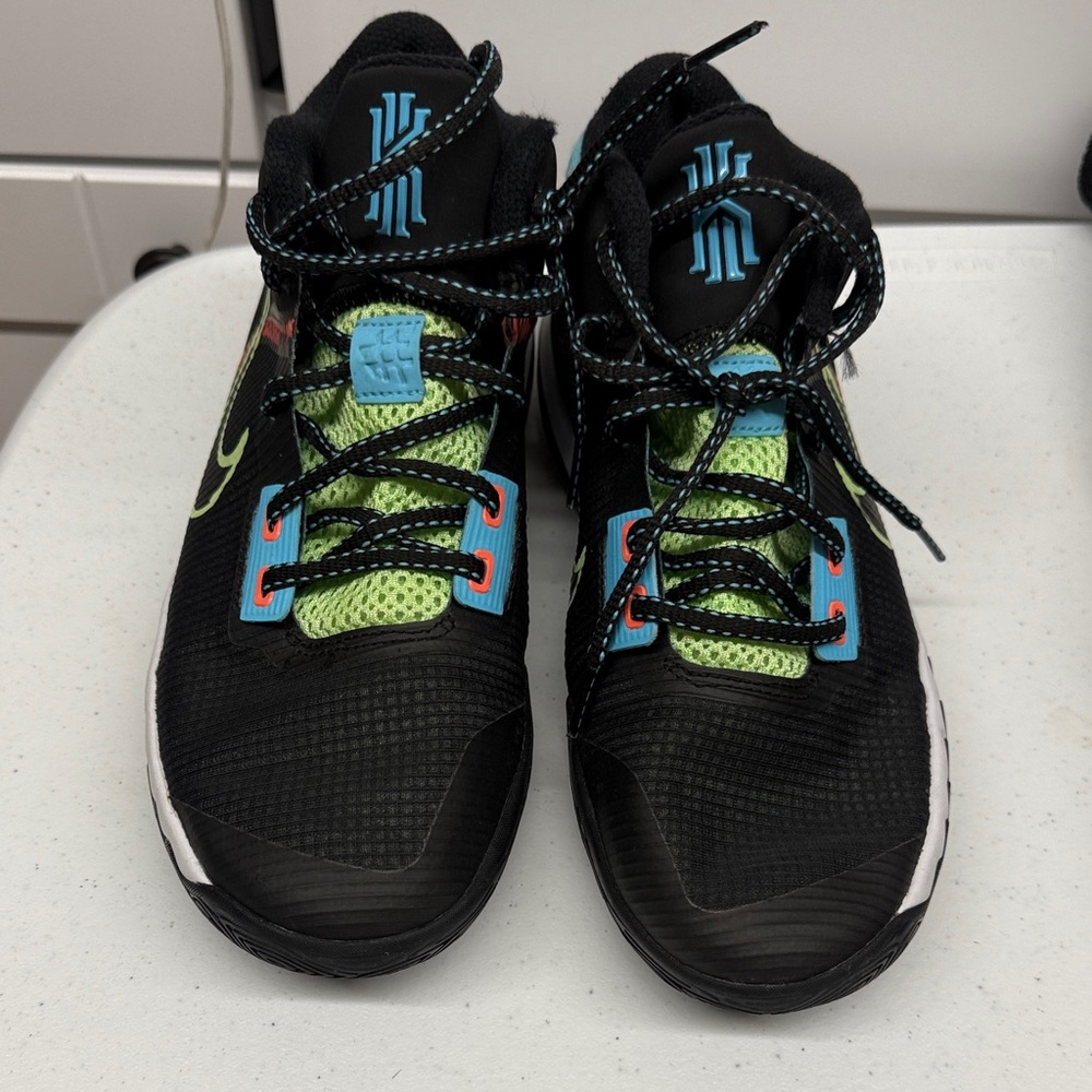 Nike Kyrie Flytrap Black and Lime Glow